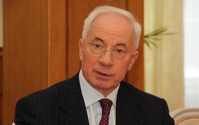 Азарова допросят в суде по делу Януковича