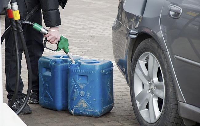 В Днепре обнаружили 8 нелегальных автозаправок