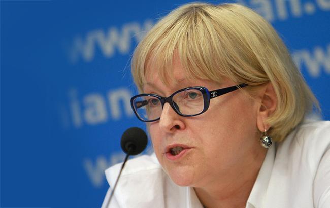 В Минздраве опровергают информацию о повторном возобновлении Амосовой в должности