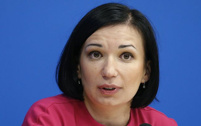 Мінськ отримує вигоди від проведення переговорів ТКГ, - Айвазовська