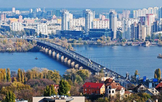 В КГГА просят водителей учитывать вероятные пробки из-за ремонта мостов