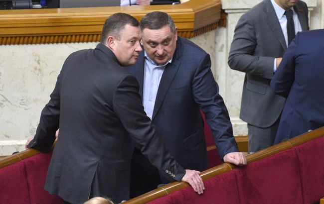 Один из братьев Дубневичей выиграл округ, второй уступает 200 голосов