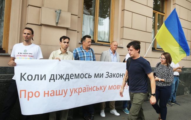 У президента пообещали скорое подписание закона о языке