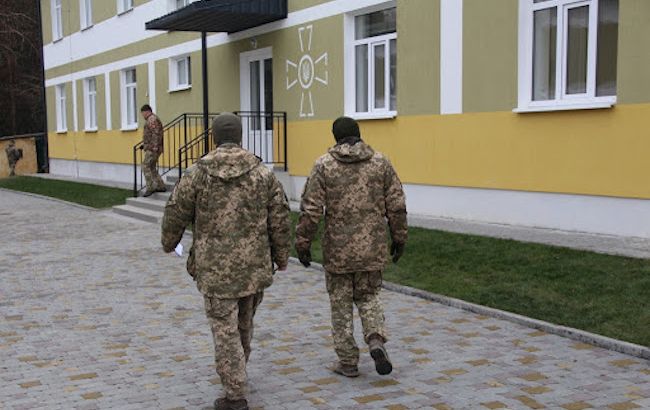 Минобороны назначило служебную проверку из-за некачественного ремонта казарм