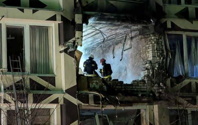 У Києві через атаку РФ пошкоджено приватний медцентр: фоторепортаж РБК-Україна