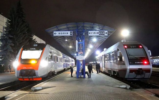 "Укрзалізниця" відновила онлайн-продажі квитків на поїзди