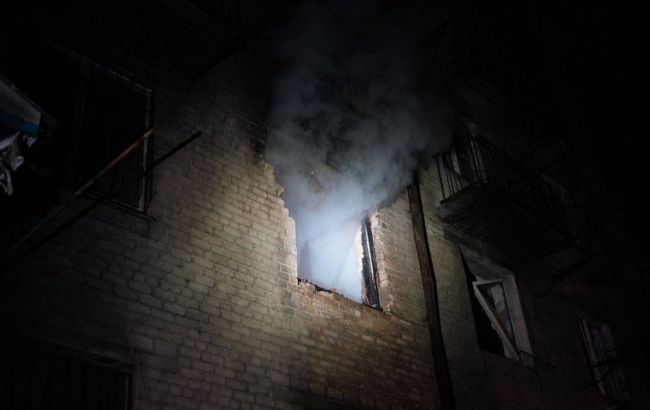 Росіяни три рази вдарили вночі по Запоріжжю: пошкоджено навчальний заклад, були пожежі