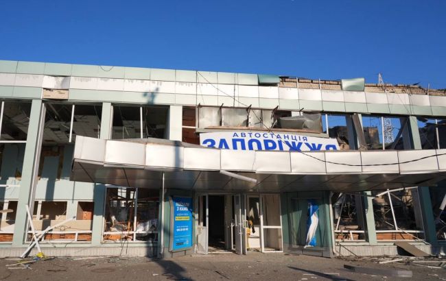 Відвертий терор: момент прильоту по автовокзалу в Запоріжжі потрапив на відео