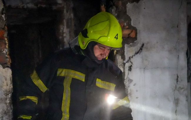 В Одесі під завалами зруйнованого будинку знайшли тіло жінки: фото наслідків атаки РФ