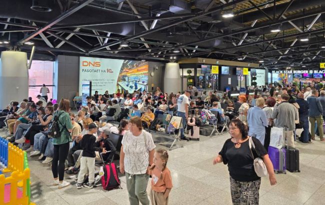 У Росії другий день поспіль скасовують сотні авіарейсів: що відомо