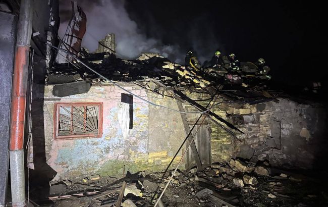 Окупанти знову атакували Одесу: в одному з районів загорівся будинок