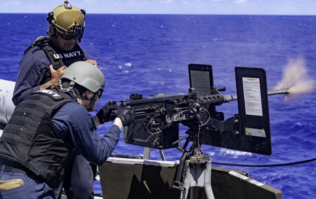 ВМС США збили понад 20 ракет і безпілотників хуситів у Червоному морі, - CNN