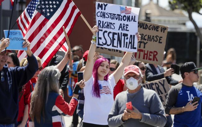 Беспорядки в США: комендантский час введен в 25 городах