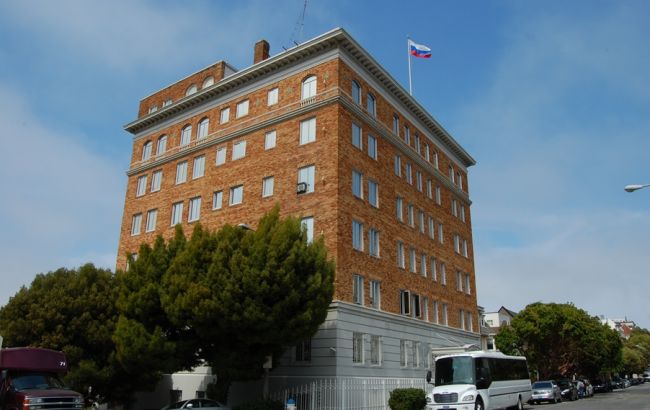 США закрыли пять консульств России