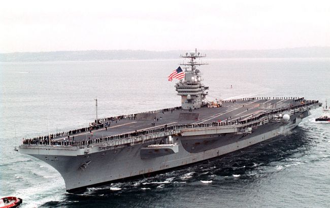 Россия и Китай следят за авианосцем США возле Корейского полуострова с помощью разведсудов