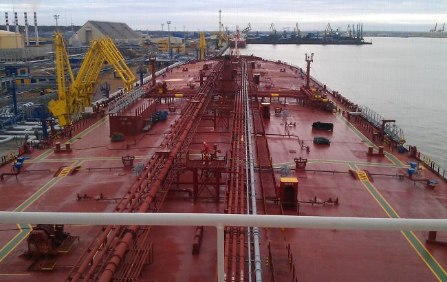 Активисты "Гринпис" заблокировали танкер с российской нефтью в Норвегии