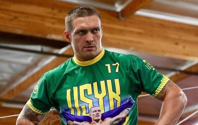 Служу народу Украины: Усик поговорил с Зеленским после боя в США (видео)