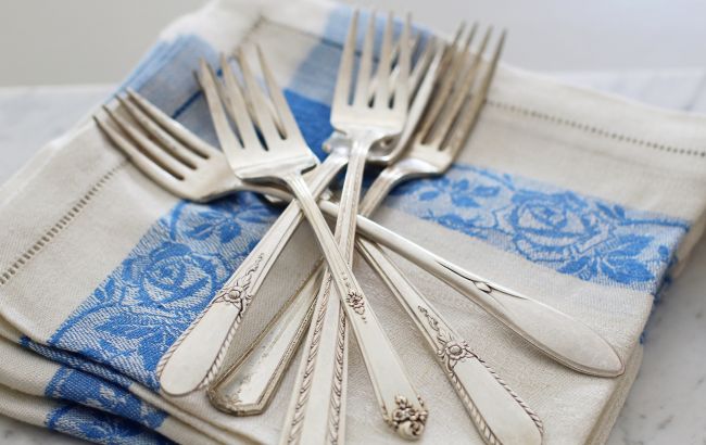 Как отмыть и начистить до блеска ложки и вилки: легкий и экономный способ