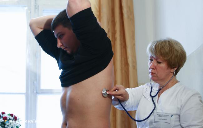 В Кабмине рассказали о росте средних зарплат врачей и медсестер