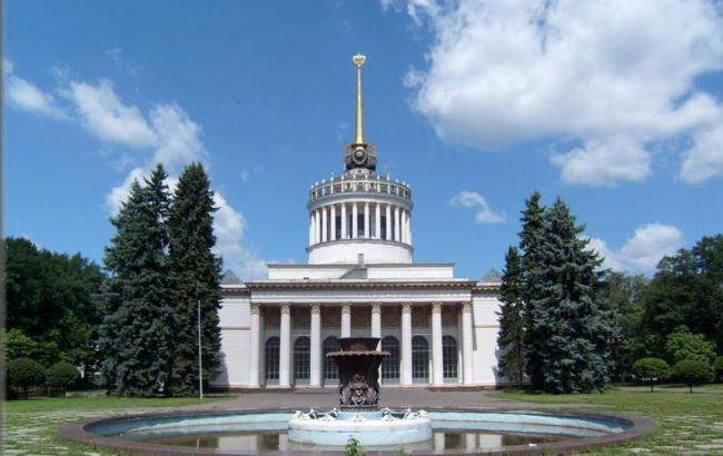 Суд Киева окончательно вернул два участка земли на ВДНХ государству