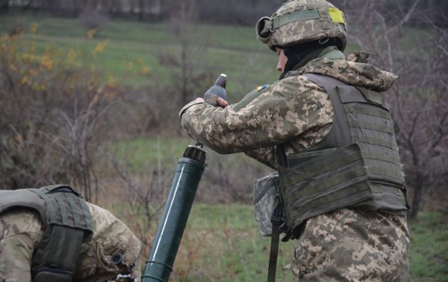 За прошедшие сутки в АТО зафиксированы 18 обстрелов, ранен 1 военный