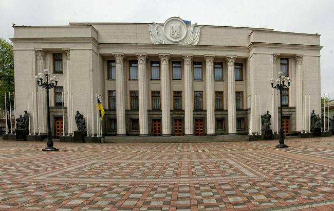 ВР приняла за основу законопроект о защите прав потребителей финуслуг