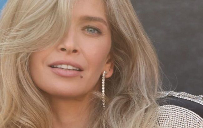 Роскошный бриллиант: Вера Брежнева покорила ультра блестящим образом в кроп-топе