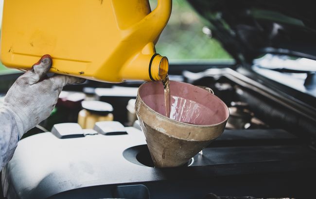 Як зберігати масло для двигуна, щоб не зашкодити авто