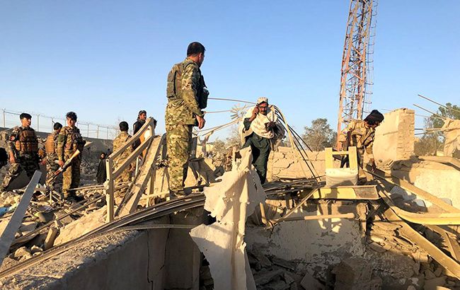 В Афганистане взорвался грузовик с бомбой, погибли 20 человек