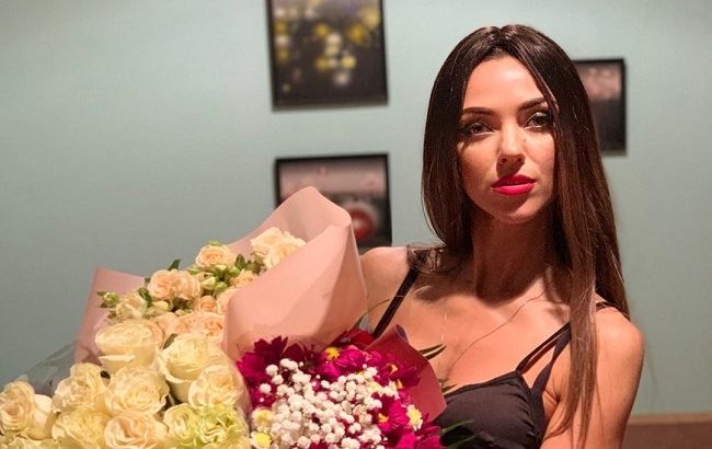 Не обязательно раздеваться: Вика из НеАнгелов поразила элегантностью в образе "а-ля Коко Шанель"