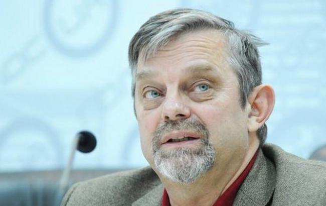 Инициатива Яценюка предусматривает четкое распределение полномочий между ветвями власти, - политолог