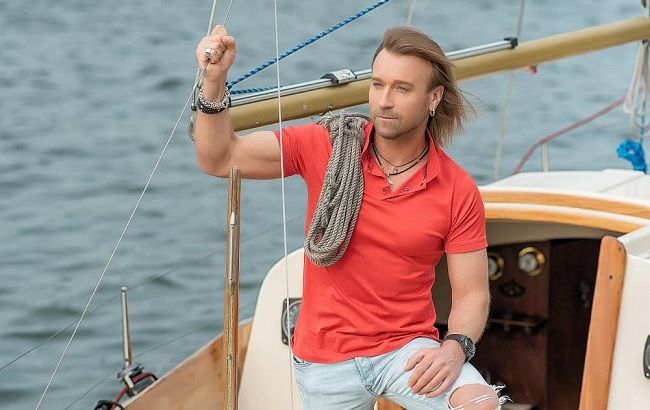 Олег Винник соблазнил украинок мокрым фото