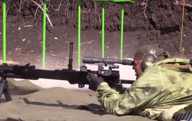 Украинские десантники испытывают новую снайперскую винтовку. Видео