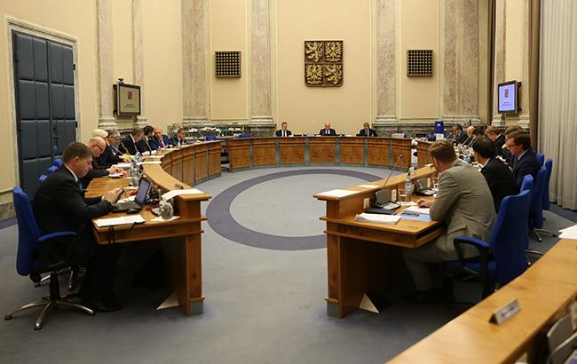 Уряд Чехії на чолі з прем&rsquo;єром подав у відставку