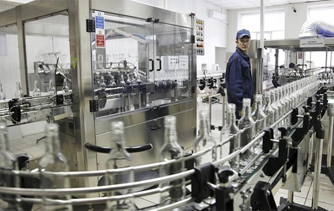 Украина в мае сократила производство водки на 3,1%
