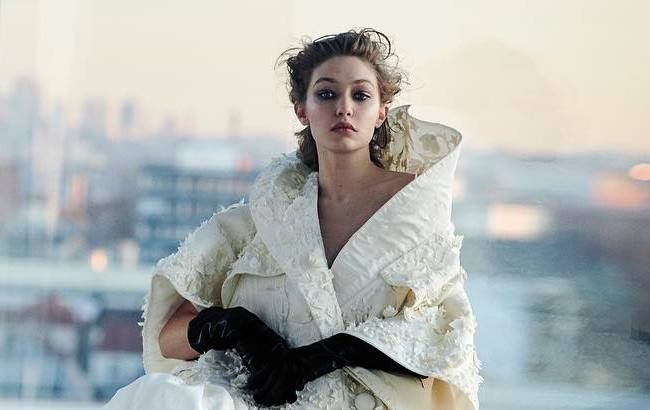 Повертаючись до витоків: Джіджі Хадід прикрасила обкладинку арабського Vogue (фото)