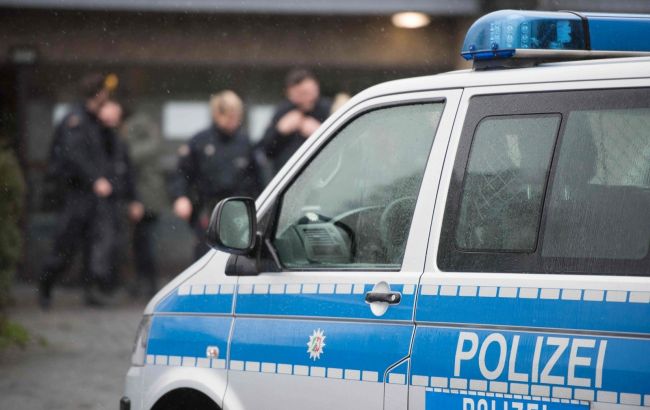 В Дрездене неизвестные подожгли три полицейские машины