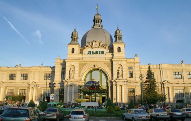 На железнодорожном вокзале во Львове пограничники обнаружили сумку с боеприпасами