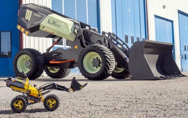 Вперше у світі: Volvo перетворив машинку Lego на справжній навантажувач