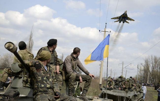 За сутки на Донбассе погибли двое украинских военных, - штаб АТО