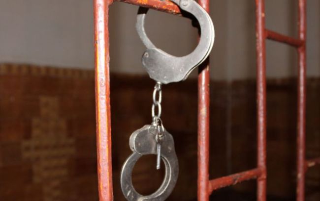 Во Львовской обл. на взятке в 12 тыс. гривен был задержан сотрудник прокуратуры