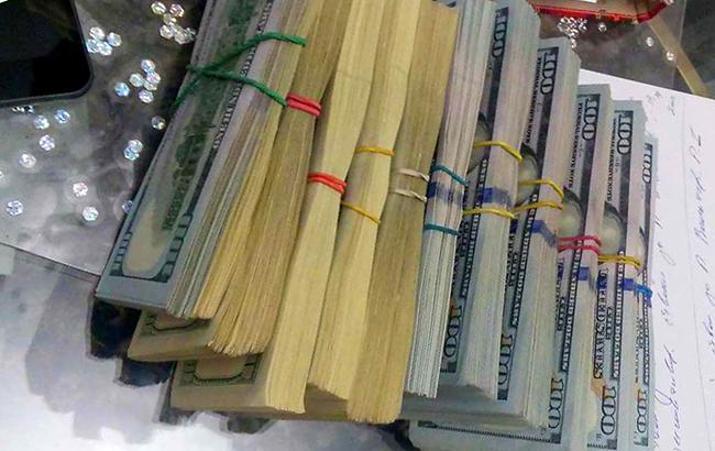 СБУ разоблачила на взятке главного инспектора таможенного поста