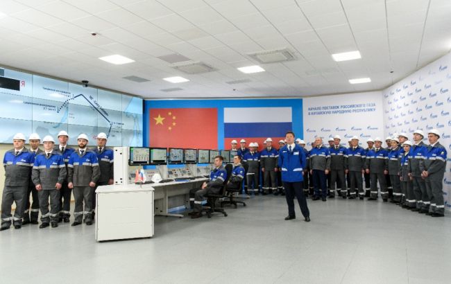 "Газпром" начал поставки газа в Китай по трубопроводу "Сила Сибири"