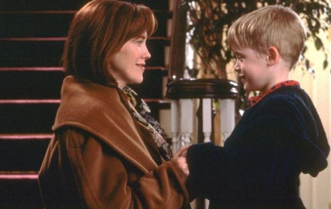 Які сімейні питання піднімаються у фільмі "Сам удома"