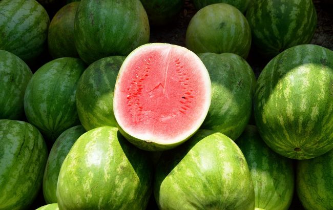 Как выбрать самый сладкий и сочный арбуз: точный и простой метод