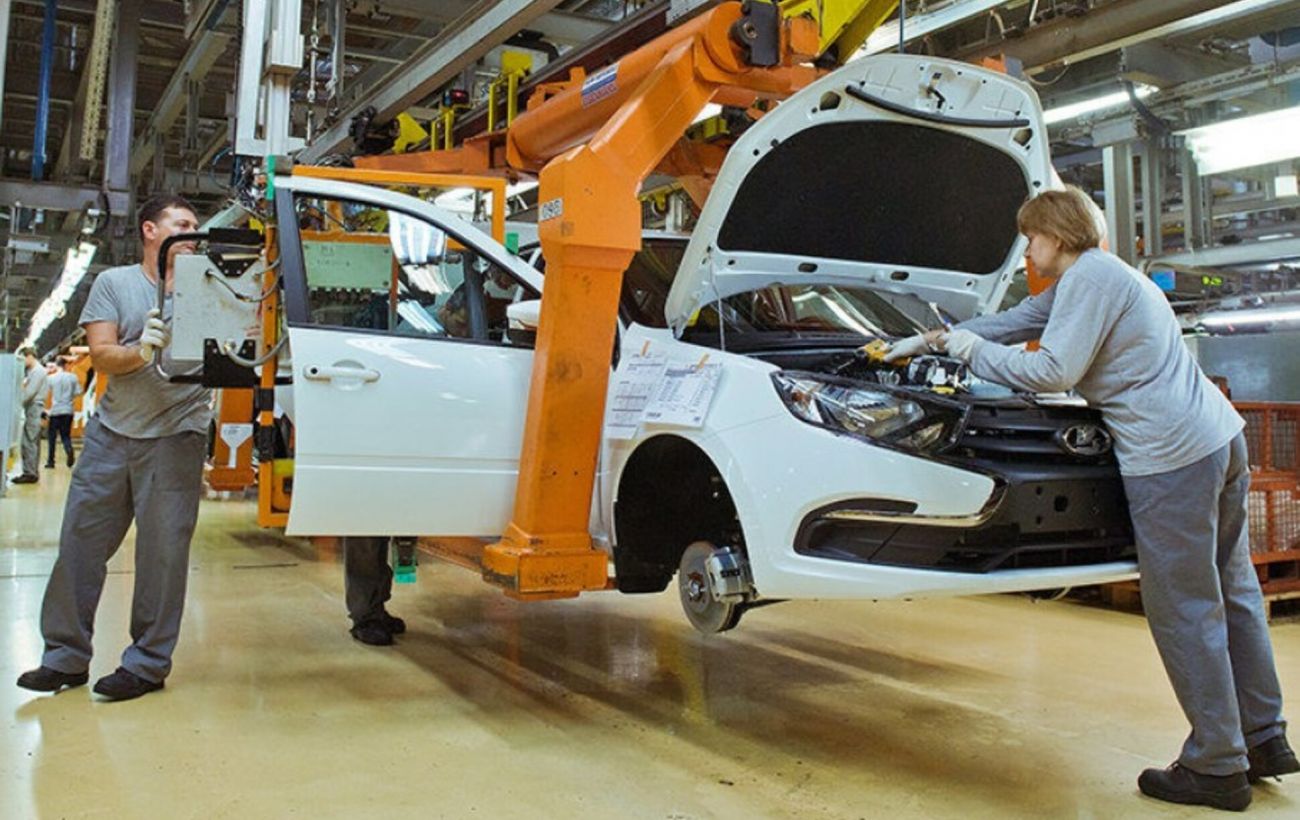 ВСУ закупила броневики КрАЗ "Кугуар", а "Эталон" обещает новый автобус. Главное из мира авто