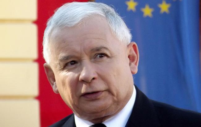 Качиньский подал иск против Валенсы за обвинения в гибели брата под Смоленском