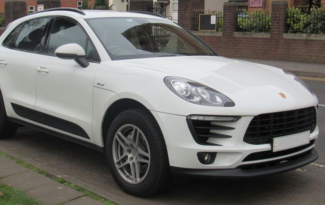 У Києві помітили дорогуще авто таксі: вартість вражає