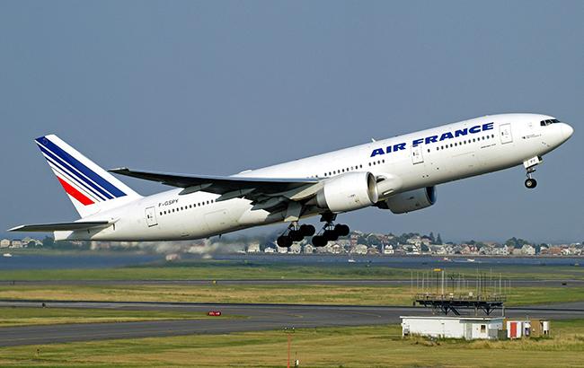 Забастовка во Франции: Air France сокращает количество рейсов