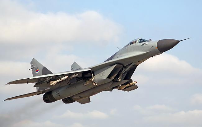 На границе с Косово заметили военные самолеты Сербии